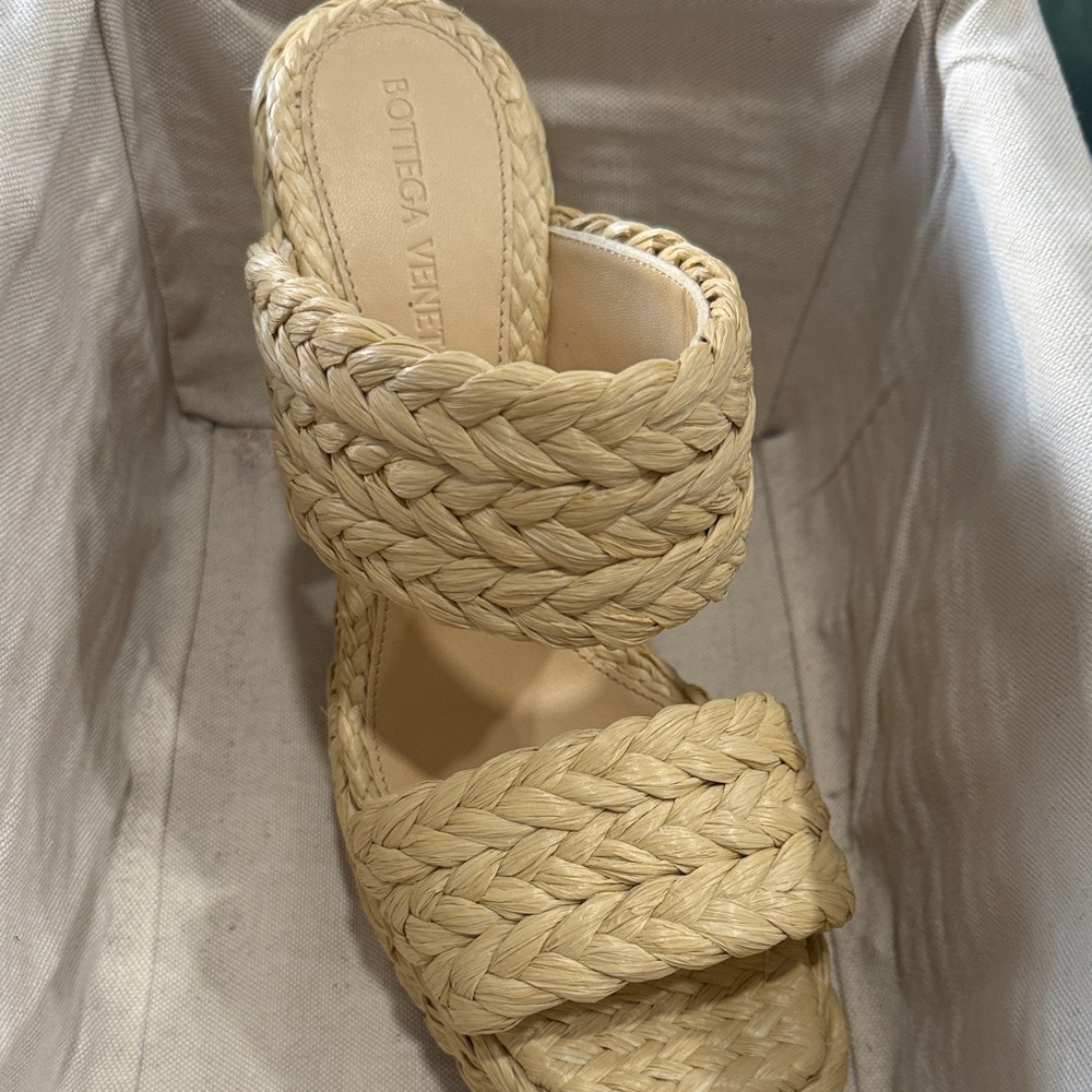 Bottega Veneta Beige Woven Mules